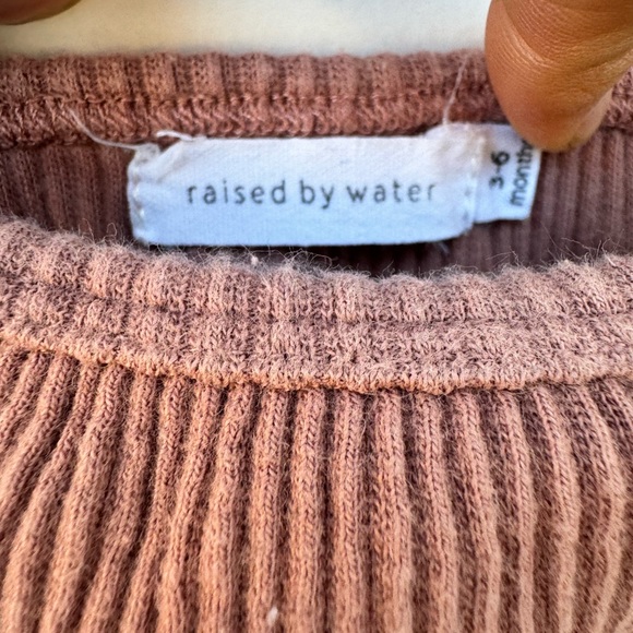 Raised by Water 100% cotton ribbed tank in mauve 3-6m - Picture 3 of 6